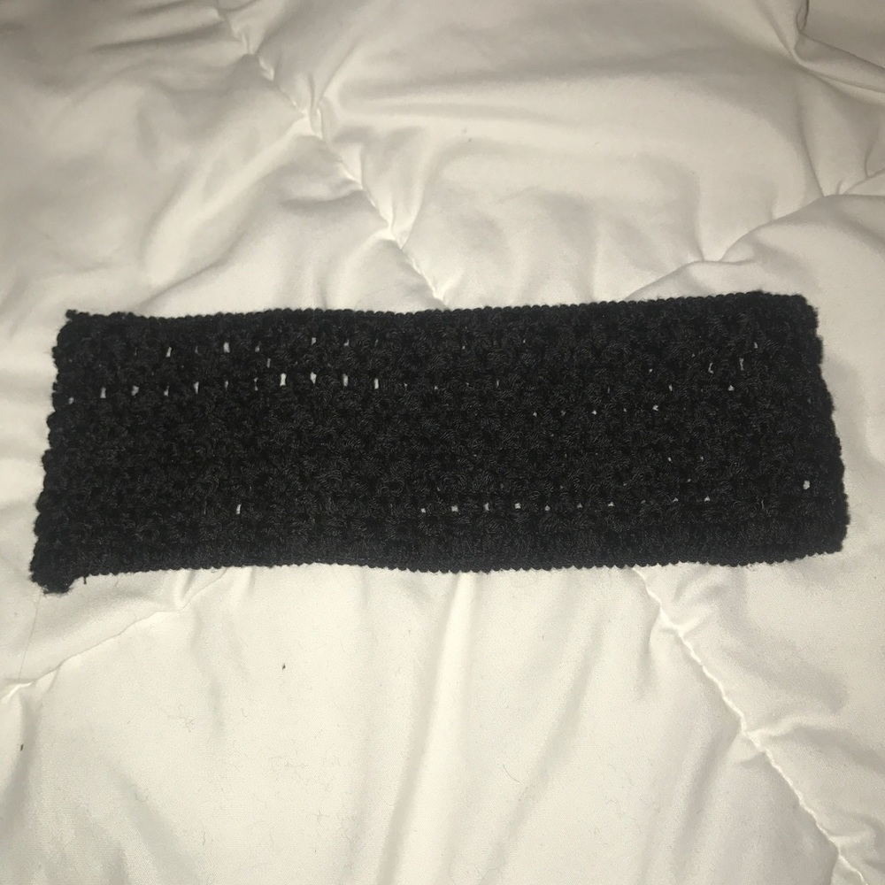 NWOT Black headband - Picture 2 of 5